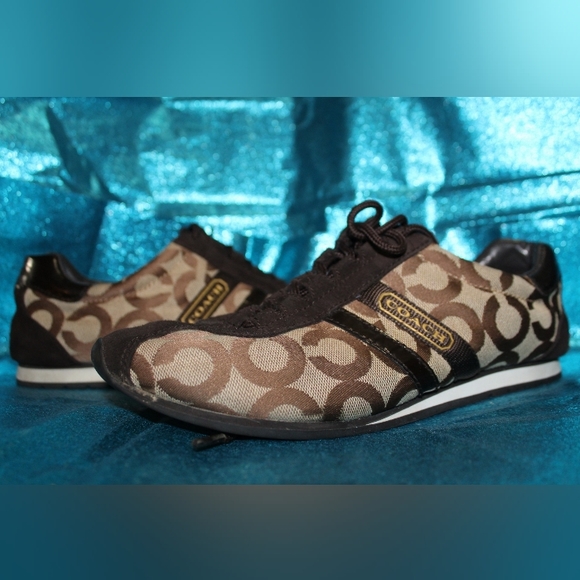Like NEW COACH Katelyn Monogram Shoes - Picture 1 of 13